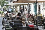 Opening of cafes after mitigation of measures to combat the coronavirus epidemic.Otvaranje kafica posle ublazavanje mera borbe protiv epidemije korona virusa.