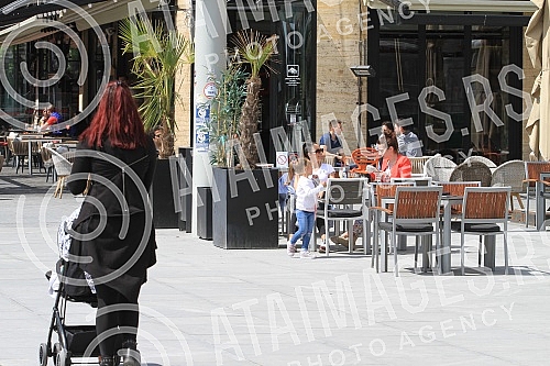Opening of cafes after mitigation of measures to combat the coronavirus epidemic.Otvaranje kafica posle ublazavanje mera borbe protiv epidemije korona virusa.
