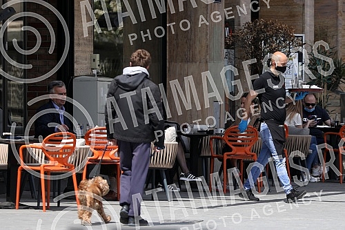 Opening of cafes after mitigation of measures to combat the coronavirus epidemic.Otvaranje kafica posle ublazavanje mera borbe protiv epidemije korona virusa.