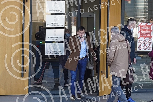 The retrial of Mihailo Maksimovic, the most famous macro, before the High Court in Belgrade has been postponed again today due to the judge's illness.Ponovljeno sudjenje Mihailu Maksimovicu, najpoznatijem estradnom makrou, pred Visim sudom u Beogra