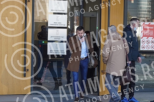 The retrial of Mihailo Maksimovic, the most famous macro, before the High Court in Belgrade has been postponed again today due to the judge's illness.Ponovljeno sudjenje Mihailu Maksimovicu, najpoznatijem estradnom makrou, pred Visim sudom u Beogra