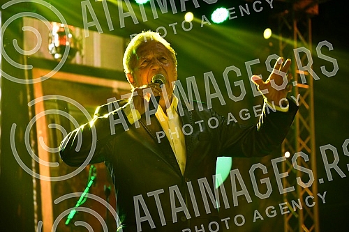 Under the auspices of the city of Kraljevo, a concert by Miroslav Ilic was held on the Square of Serbian Warriors in Kraljevo, originally planned to celebrate the Serbian New Year, but was then postponed due to the extremely bad epidemiological situa