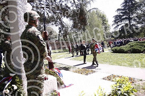 As part of the celebration of May 9, the Day of Victory over Fascism in World War II, representatives of the Ministry of Defense and the Serbian Army, the City of Belgrade and SUBNOR and participants in the Immortal Regiment laid wreaths at the Monum
