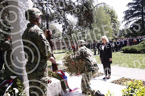 As part of the celebration of May 9, the Day of Victory over Fascism in World War II, representatives of the Ministry of Defense and the Serbian Army, the City of Belgrade and SUBNOR and participants in the Immortal Regiment laid wreaths at the Monum