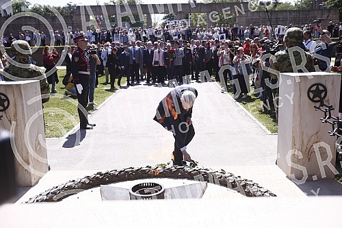 As part of the celebration of May 9, the Day of Victory over Fascism in World War II, representatives of the Ministry of Defense and the Serbian Army, the City of Belgrade and SUBNOR and participants in the Immortal Regiment laid wreaths at the Monum