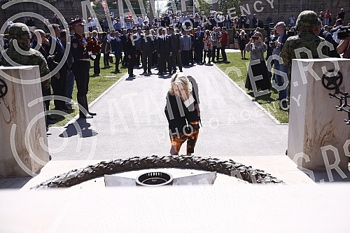 As part of the celebration of May 9, the Day of Victory over Fascism in World War II, representatives of the Ministry of Defense and the Serbian Army, the City of Belgrade and SUBNOR and participants in the Immortal Regiment laid wreaths at the Monum