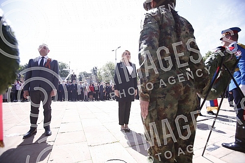 As part of the celebration of May 9, the Day of Victory over Fascism in World War II, representatives of the Ministry of Defense and the Serbian Army, the City of Belgrade and SUBNOR and participants in the Immortal Regiment laid wreaths at the Monum