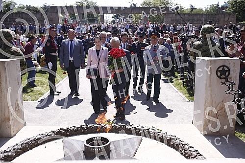 As part of the celebration of May 9, the Day of Victory over Fascism in World War II, representatives of the Ministry of Defense and the Serbian Army, the City of Belgrade and SUBNOR and participants in the Immortal Regiment laid wreaths at the Monum