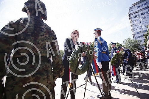 As part of the celebration of May 9, the Day of Victory over Fascism in World War II, representatives of the Ministry of Defense and the Serbian Army, the City of Belgrade and SUBNOR and participants in the Immortal Regiment laid wreaths at the Monum
