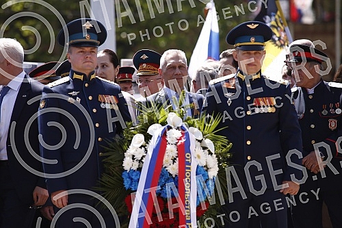 As part of the celebration of May 9, the Day of Victory over Fascism in World War II, representatives of the Ministry of Defense and the Serbian Army, the City of Belgrade and SUBNOR and participants in the Immortal Regiment laid wreaths at the Monum
