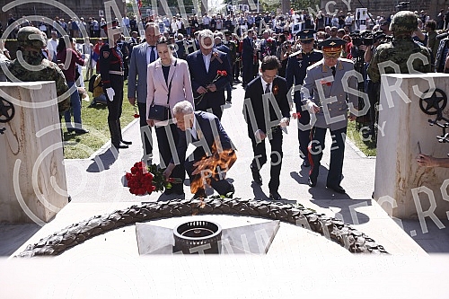 As part of the celebration of May 9, the Day of Victory over Fascism in World War II, representatives of the Ministry of Defense and the Serbian Army, the City of Belgrade and SUBNOR and participants in the Immortal Regiment laid wreaths at the Monum