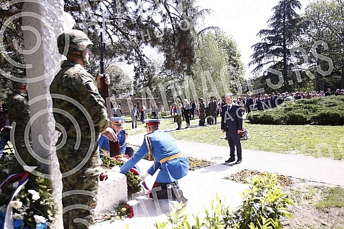 As part of the celebration of May 9, the Day of Victory over Fascism in World War II, representatives of the Ministry of Defense and the Serbian Army, the City of Belgrade and SUBNOR and participants in the Immortal Regiment laid wreaths at the Monum