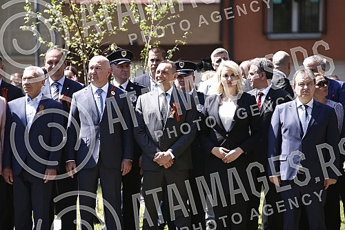 As part of the celebration of May 9, the Day of Victory over Fascism in World War II, representatives of the Ministry of Defense and the Serbian Army, the City of Belgrade and SUBNOR and participants in the Immortal Regiment laid wreaths at the Monum
