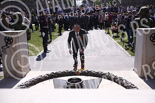 As part of the celebration of May 9, the Day of Victory over Fascism in World War II, representatives of the Ministry of Defense and the Serbian Army, the City of Belgrade and SUBNOR and participants in the Immortal Regiment laid wreaths at the Monum