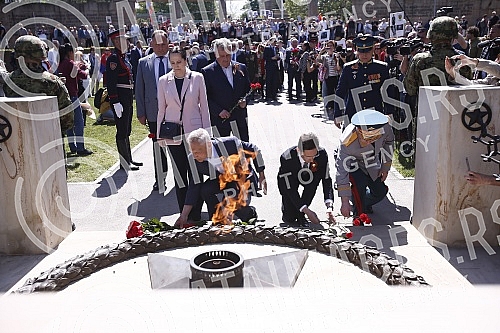 As part of the celebration of May 9, the Day of Victory over Fascism in World War II, representatives of the Ministry of Defense and the Serbian Army, the City of Belgrade and SUBNOR and participants in the Immortal Regiment laid wreaths at the Monum