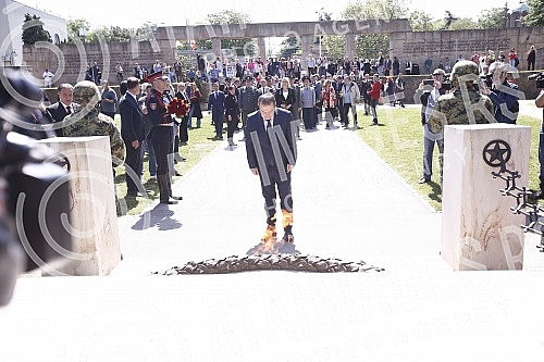 As part of the celebration of May 9, the Day of Victory over Fascism in World War II, representatives of the Ministry of Defense and the Serbian Army, the City of Belgrade and SUBNOR and participants in the Immortal Regiment laid wreaths at the Monum