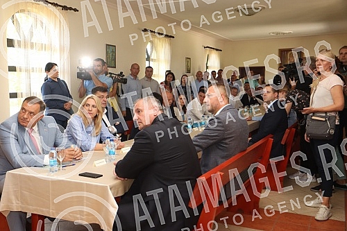 In Manjaca, the master plan for the construction and development strategy of the ski center was presented, and on that occasion it was said that this ski center will contribute to the development of the tourist offer of Banja Luka and the entire regi