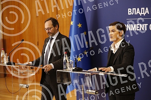 Ana Brnabic met with Emanuele Giaufret and the ambassadors of EU member states.Ana Brnabic sastala se saEmanuelom Ziofreom i ambasadorima zemalja clanica EU.