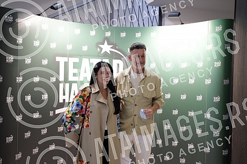 The premiere of the monodrama Petrija's Wreath, adapted by actress Mirjana Karanovic and directed by Jana Maricic, was held at the Brdo Theater.Premijera monodrame Petrijin venac, ciju je adaptaciju glumica Mirjana Karanovic uradila sa rediteljkom 