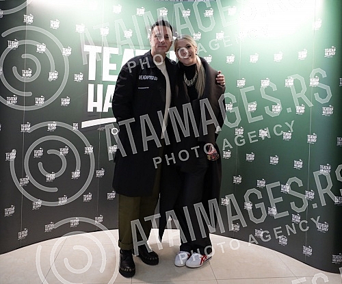 The premiere of the monodrama Petrija's Wreath, adapted by actress Mirjana Karanovic and directed by Jana Maricic, was held at the Brdo Theater.Premijera monodrame Petrijin venac, ciju je adaptaciju glumica Mirjana Karanovic uradila sa rediteljkom 