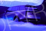 British Motors presented to the media a new model of the LR Range Rover at the National Theater.Kompanija British Motors predstavila je medijima novi model LR Range Rovera u Narodnom pozoristu.