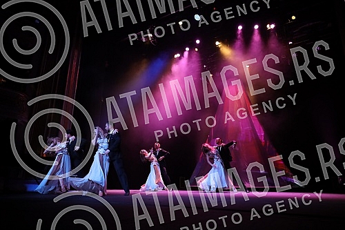 British Motors presented to the media a new model of the LR Range Rover at the National Theater.Kompanija British Motors predstavila je medijima novi model LR Range Rovera u Narodnom pozoristu.