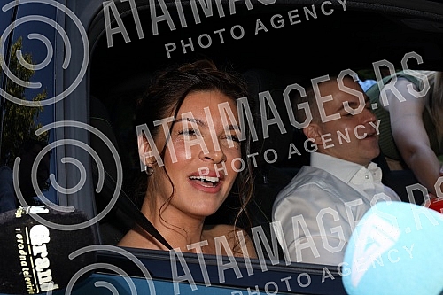 Famous pop couple Suzana Jovanovic and Sasa Popovic made a great party in the restaurant Topciderac on the occasion of the wedding of Suzana's son from his first marriage, Danijel and his partner Tijana.Poznati estradni par Suzana Jovanovic i Sasa 