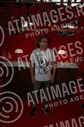 The premiere of the video Rana and the promotion of the album Cinema (Bioskop) by Seka Aleksic was held at the Cinestar cinema in the Ada Mall shopping center.Premijera spota Rana i promocija albuma Bioskop Seke Aleksic odrzana je u bioskopu Cinest