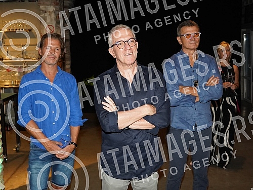 Pre-concert socializing with the YU group and the opening of the exhibition 