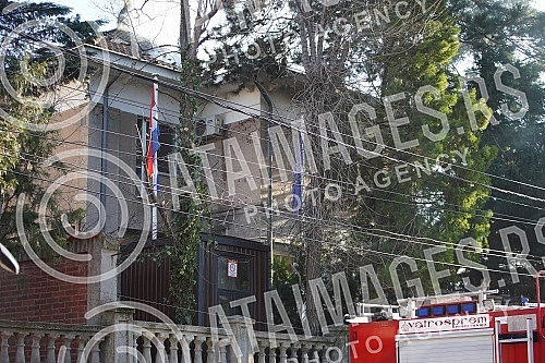 A fire broke out in the residence of the Croatian Embassy, located at 17b Sanje Zivanovic Street in Senjak. U rezidenciji Hrvatske ambasade koja se nalazi u Ulici Sanje Zivanovic 17b na Senjaku  izbio je pozar.
