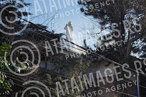 A fire broke out in the residence of the Croatian Embassy, located at 17b Sanje Zivanovic Street in Senjak. U rezidenciji Hrvatske ambasade koja se nalazi u Ulici Sanje Zivanovic 17b na Senjaku  izbio je pozar.