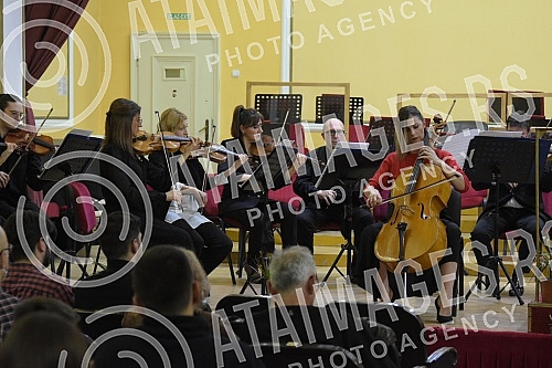 The compositions of Beethoven, Korsakov and Mona could be heard by the citizens of Nis at the double concert of the Low Symphony Orchestra, and the soloists were cellist Natasa Palic and trombonist Ilija Stankovic.Dela Betovena, Korsakova i Mona gr