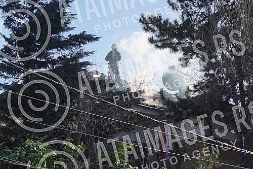 A fire broke out in the residence of the Croatian Embassy, located at 17b Sanje Zivanovic Street in Senjak. U rezidenciji Hrvatske ambasade koja se nalazi u Ulici Sanje Zivanovic 17b na Senjaku  izbio je pozar.