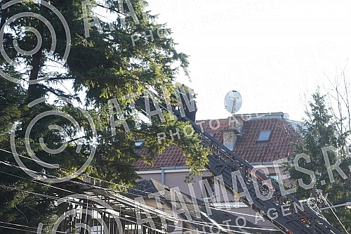 A fire broke out in the residence of the Croatian Embassy, located at 17b Sanje Zivanovic Street in Senjak. U rezidenciji Hrvatske ambasade koja se nalazi u Ulici Sanje Zivanovic 17b na Senjaku  izbio je pozar.