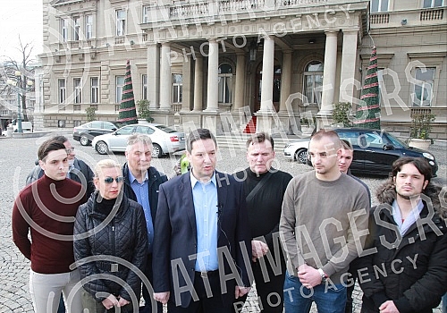 Nemanja Sarovic, leader of the Faith, Love, Hope movement, brought a cake for Goran Vesic for his birthday, which presented symbols of Vesic's leadership of Belgrade - a yellow excavator, demolition in Herzegovina, destruction of institutions, destru
