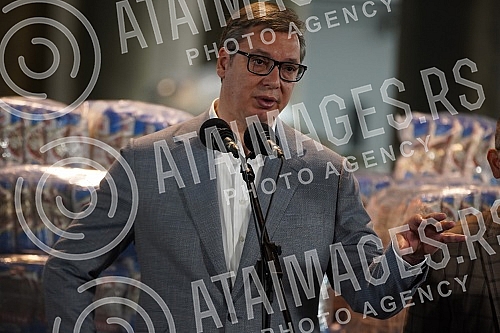 The President of the Republic of Serbia, Aleksandar Vucic, visited the warehouse of the Republic Directorate for Commodity Reserves - General Cargo Warehouse, Belgrade.Predsednik Republike Srbije Aleksandar Vucic obisao je skladista Republicke dire