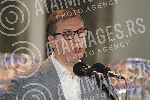 The President of the Republic of Serbia, Aleksandar Vucic, visited the warehouse of the Republic Directorate for Commodity Reserves - General Cargo Warehouse, Belgrade.Predsednik Republike Srbije Aleksandar Vucic obisao je skladista Republicke dire