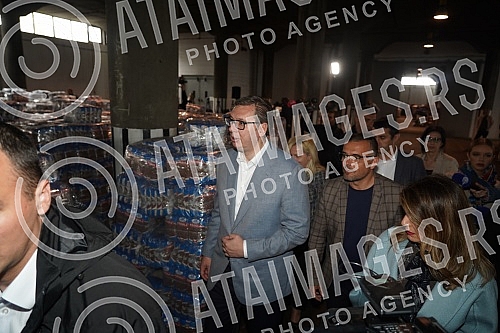 The President of the Republic of Serbia, Aleksandar Vucic, visited the warehouse of the Republic Directorate for Commodity Reserves - General Cargo Warehouse, Belgrade.Predsednik Republike Srbije Aleksandar Vucic obisao je skladista Republicke dire
