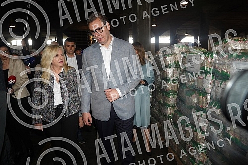 The President of the Republic of Serbia, Aleksandar Vucic, visited the warehouse of the Republic Directorate for Commodity Reserves - General Cargo Warehouse, Belgrade.Predsednik Republike Srbije Aleksandar Vucic obisao je skladista Republicke dire
