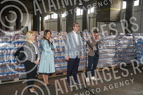 The President of the Republic of Serbia, Aleksandar Vucic, visited the warehouse of the Republic Directorate for Commodity Reserves - General Cargo Warehouse, Belgrade.Predsednik Republike Srbije Aleksandar Vucic obisao je skladista Republicke dire
