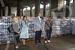 The President of the Republic of Serbia, Aleksandar Vucic, visited the warehouse of the Republic Directorate for Commodity Reserves - General Cargo Warehouse, Belgrade.Predsednik Republike Srbije Aleksandar Vucic obisao je skladista Republicke dire