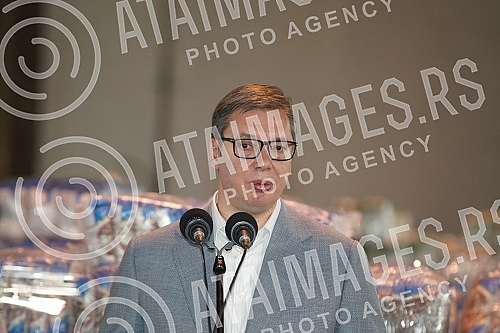 The President of the Republic of Serbia, Aleksandar Vucic, visited the warehouse of the Republic Directorate for Commodity Reserves - General Cargo Warehouse, Belgrade.Predsednik Republike Srbije Aleksandar Vucic obisao je skladista Republicke dire