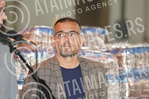 The President of the Republic of Serbia, Aleksandar Vucic, visited the warehouse of the Republic Directorate for Commodity Reserves - General Cargo Warehouse, Belgrade.Predsednik Republike Srbije Aleksandar Vucic obisao je skladista Republicke dire