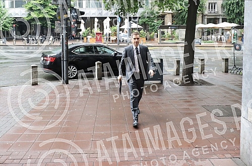 The working and election assembly of the Democratic Party of Serbia was held in the building of the municipality of Stari grad.Radna i izborna Skupstinu Demokratske stranka Srbije odrzana je u zgradi opstine Stari grad.