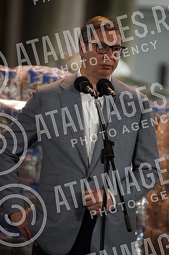 The President of the Republic of Serbia, Aleksandar Vucic, visited the warehouse of the Republic Directorate for Commodity Reserves - General Cargo Warehouse, Belgrade.Predsednik Republike Srbije Aleksandar Vucic obisao je skladista Republicke dire