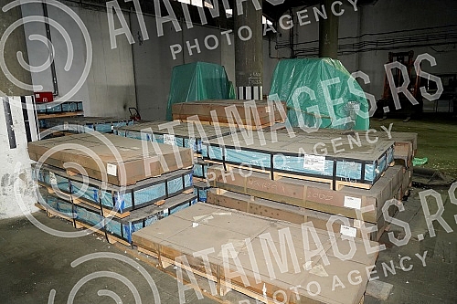 The President of the Republic of Serbia, Aleksandar Vucic, visited the warehouse of the Republic Directorate for Commodity Reserves - General Cargo Warehouse, Belgrade.Predsednik Republike Srbije Aleksandar Vucic obisao je skladista Republicke dire