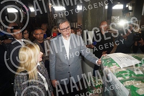 The President of the Republic of Serbia, Aleksandar Vucic, visited the warehouse of the Republic Directorate for Commodity Reserves - General Cargo Warehouse, Belgrade.Predsednik Republike Srbije Aleksandar Vucic obisao je skladista Republicke dire