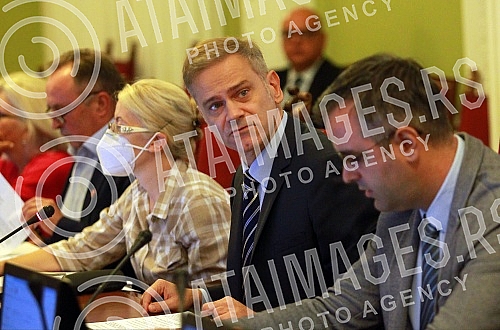 The session of the Parliamentary Committee for Foreign Affairs, whose agenda included a report on the international cooperation of the Serbian Parliament in 2021, was held in the House of the National Assembly.Sednica skupstinskog Odbora za spoljne