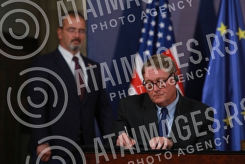 The President of Serbia, Aleksandar Vucic, met with the representatives of UGT Renewables LLC.Predsednik Srbije Aleksandar Vucic sastao se sa predstavnicima kompanije UGT Renewables LLC.