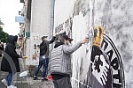 A group of young people gathered on the corner of Njegoseva and Aleksa Nenadovic and started cleaning the mural with the image of Ratko Mladic, on which a bucket of paint was thrown. Grupa mladih se okupila na uglu Njegoseve i Alekse Nenadovica i p